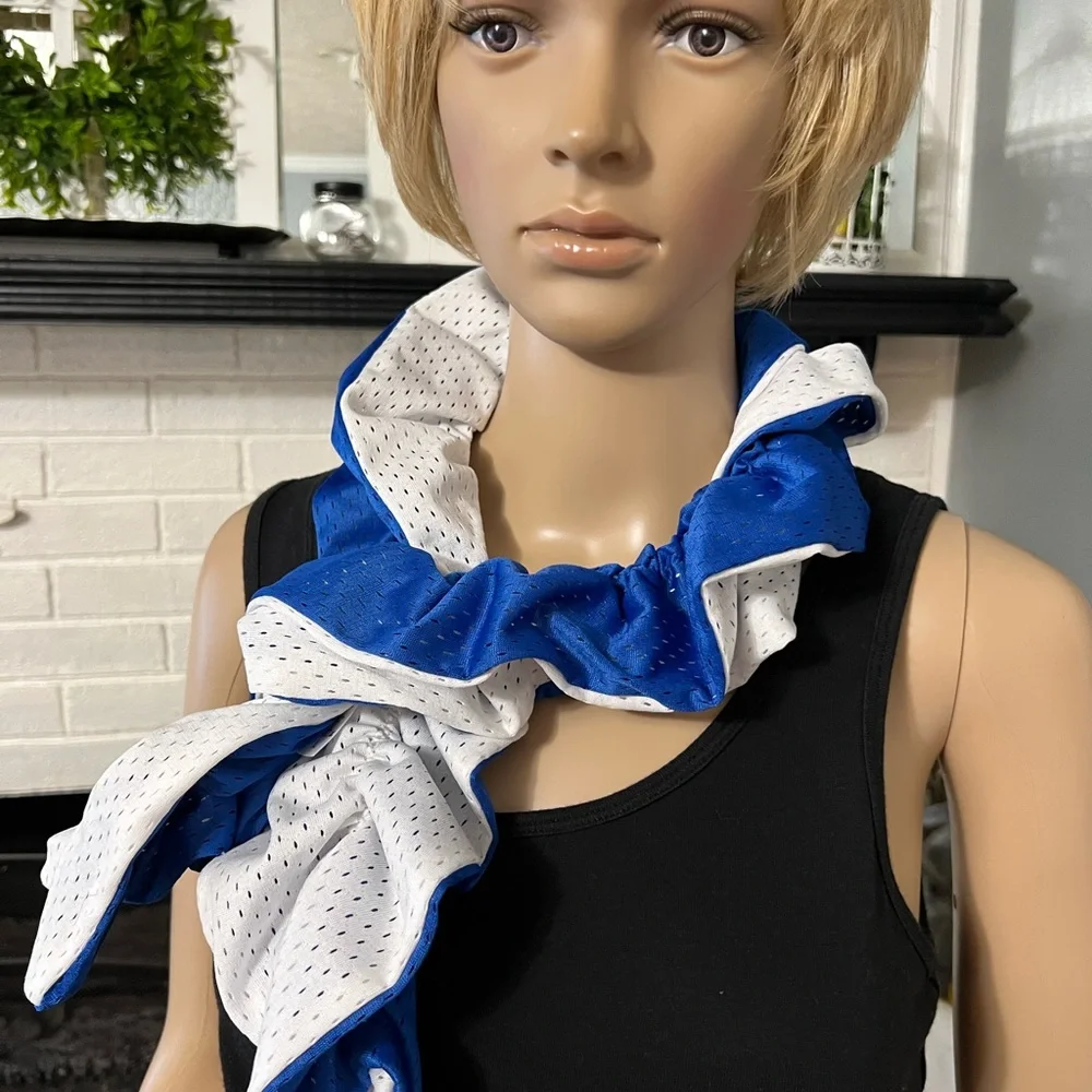 Spirit Tales University of Kentucky Scarf With A Cuff, Doubles As A Muff NWT‎